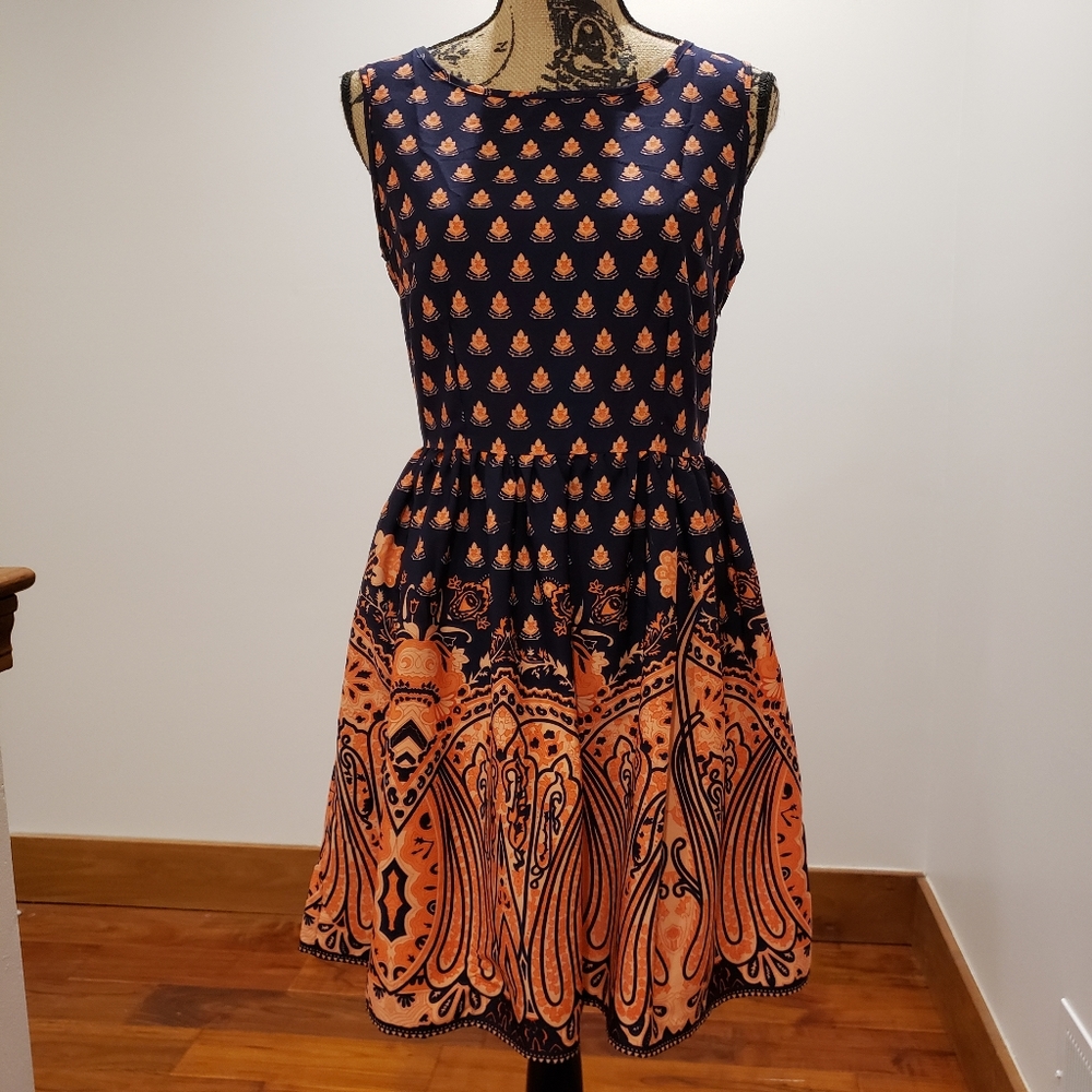 Vintage inspired 50s-style Med knee-length dress